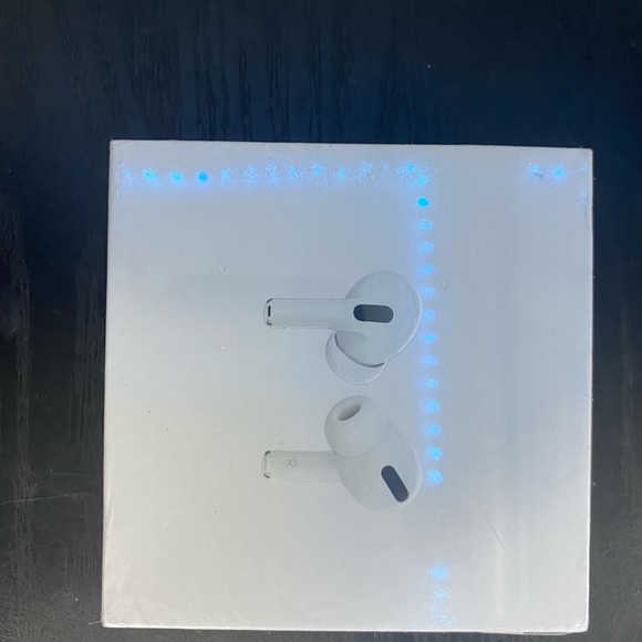 AirPod pros - Picture 2 of 5